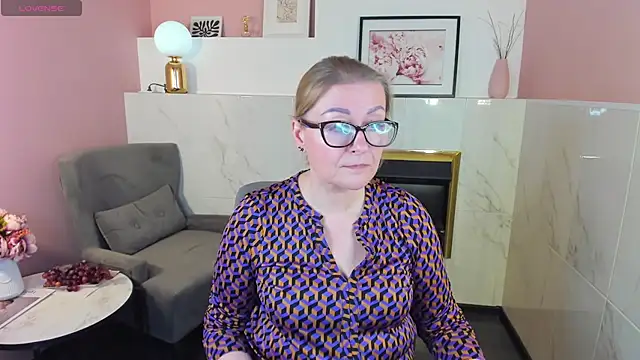 AlexandraKind online show from 02-27-25, 03:51