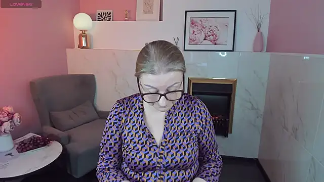 AlexandraKind online show from 02-25-25, 12:27