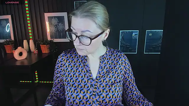 AlexandraKind online show from 03-05-25, 06:01