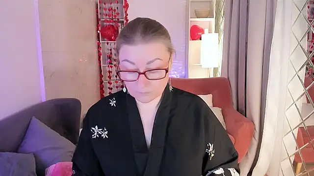 Snapshot of AlexandraKind chatting on 02-17-26, 08:39 AlexandraKind online show from 02-17-26, 08:39