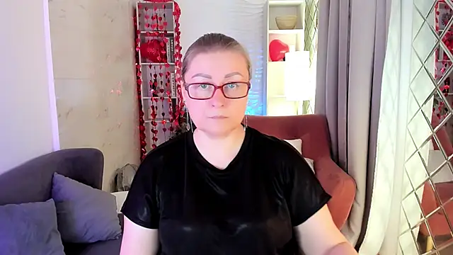 Snapshot of AlexandraKind chatting on 02-18-26, 08:38 AlexandraKind online show from 02-18-26, 08:38