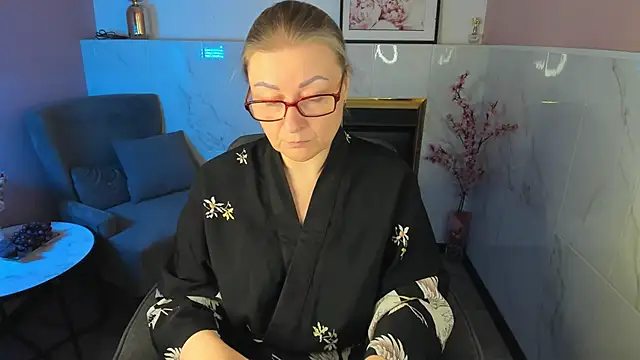 AlexandraKind online show from 12-05-25, 08:50