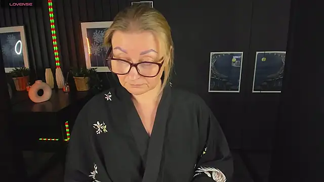 AlexandraKind online show from 03-04-25, 11:43
