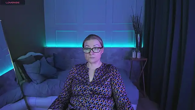 AlexandraKind online show from 02-25-25, 02:47