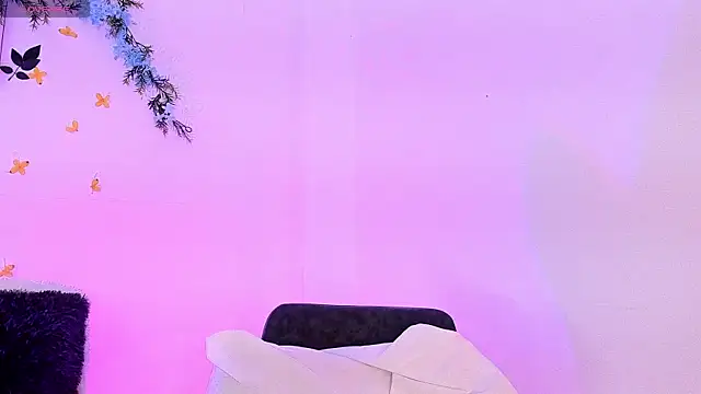  karenestrada online show from 10-15-25, 06:22