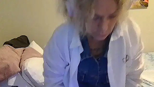 housewife shantie online show from 05-05-26, 05:16