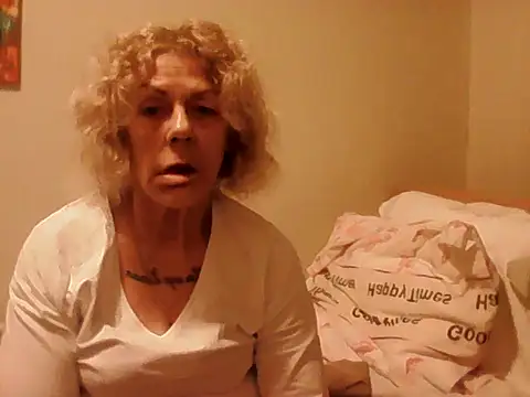 housewife shantie online show from 03-07-26, 07:52