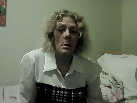 housewife shantie online show from 03-12-26, 06:12