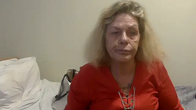 Snapshot of housewife_shantie chatting on 10-02-25, 11:13 housewife shantie online show from 10-02-25, 11:13