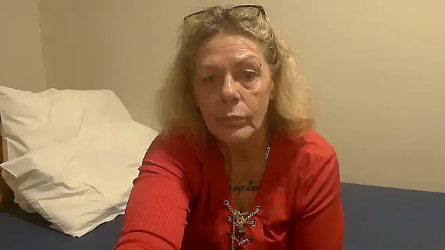 Snapshot of housewife_shantie chatting on 10-11-25, 03:46 housewife shantie online show from 10-11-25, 03:46