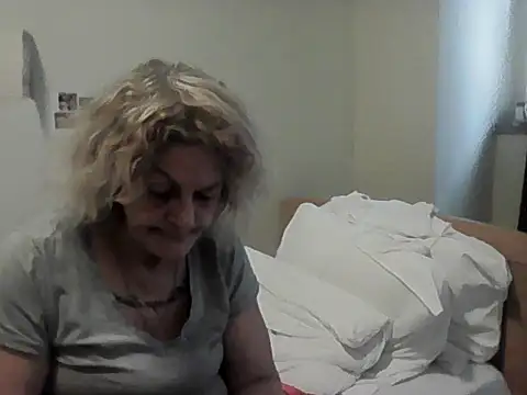 housewife shantie online show from 02-28-26, 09:42