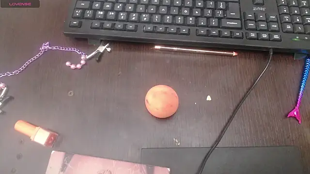 lulu 25  online show from 12-24-24, 04:33