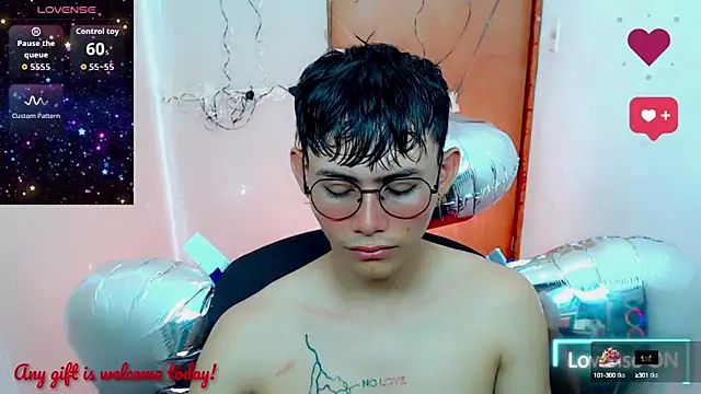 Snapshot of tanjiro_cute chatting on 10-16-25, 10:23 tanjiro cute online show from 10-16-25, 10:23