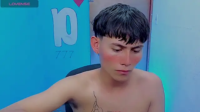 Snapshot of tanjiro_cute chatting on 04-19-26, 04:02 tanjiro cute online show from 04-19-26, 04:02