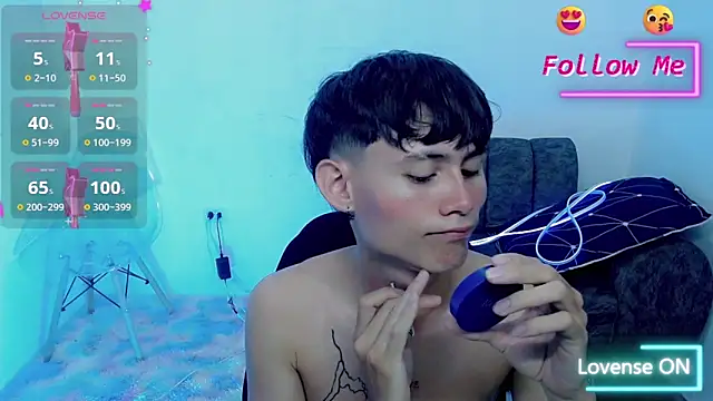 Snapshot of tanjiro_cute chatting on 01-28-25, 04:08 tanjiro cute online show from 01-28-25, 04:08