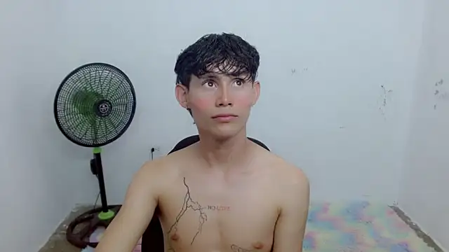 Snapshot of tanjiro_cute chatting on 03-21-25, 12:51 tanjiro cute online show from 03-21-25, 12:51