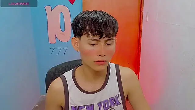 Snapshot of tanjiro_cute chatting on 05-15-26, 04:54 tanjiro cute online show from 05-15-26, 04:54