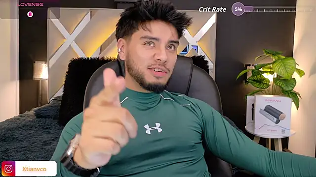 Tommidubois online show from 11-26-25, 04:12