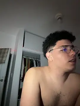 yosiiangell0311 online show from 12-07-24, 08:16