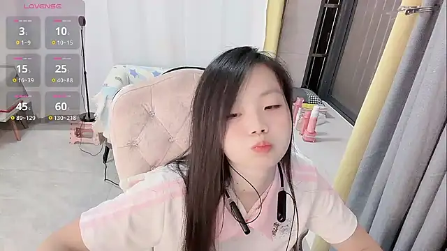 Lena-yyds online show from 11-21-25, 10:47