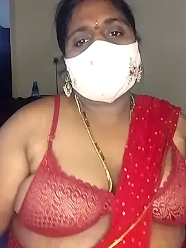 Snapshot of Sexy_Radhikaa chatting on 02-08-25, 04:25 Sexy Radhikaa online show from 02-08-25, 04:25