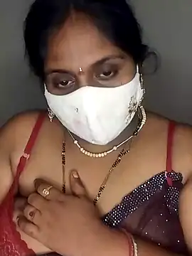 Snapshot of Sexy_Radhikaa chatting on 03-10-25, 07:07 Sexy Radhikaa online show from 03-10-25, 07:07
