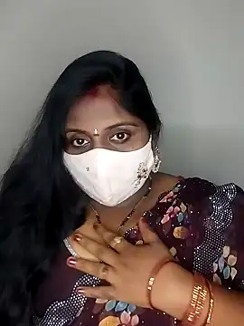 Snapshot of Sexy_Radhikaa chatting on 02-15-25, 05:41 Sexy Radhikaa online show from 02-15-25, 05:41