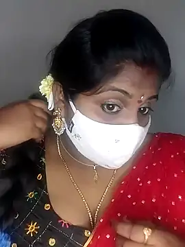 Snapshot of Sexy_Radhikaa chatting on 02-18-25, 04:26 Sexy Radhikaa online show from 02-18-25, 04:26