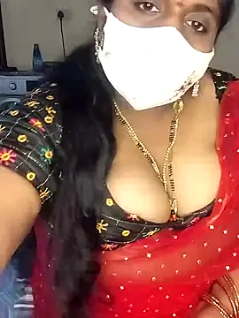 Snapshot of Sexy_Radhikaa chatting on 02-06-25, 07:56 Sexy Radhikaa online show from 02-06-25, 07:56