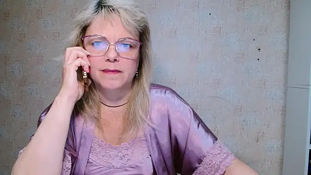 sweetsunset11 online show from 10-05-25, 02:19