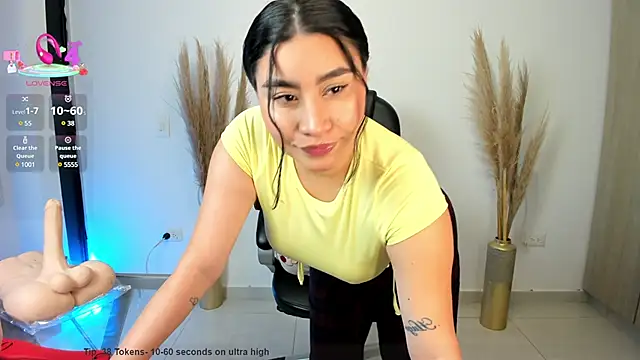 Snapshot of leylaclintonxx chatting on 03-23-25, 04:16 leylaclintonxx online show from 03-23-25, 04:16