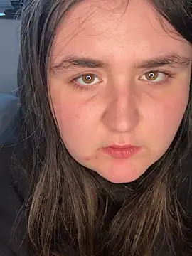 hotiee online show from 03-23-26, 03:45