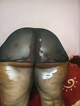 Snapshot of Sweetblackassxxx505 chatting on 06-10-26, 10:27 Sweetblackassxxx505 online show from 06-10-26, 10:27