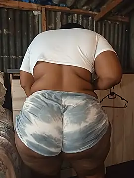 Snapshot of curvyloneah75 chatting on 05-28-26, 06:54 curvyloneah75 online show from 05-28-26, 06:54