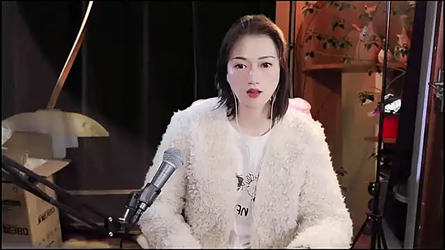 Snapshot of liuliu-6688 chatting on 10-26-25, 03:23 liuliu-6688 online show from 10-26-25, 03:23