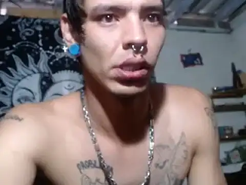 Snapshot of tayler_punk_noise chatting on 01-05-25, 10:08 tayler punk noise online show from 01-05-25, 10:08