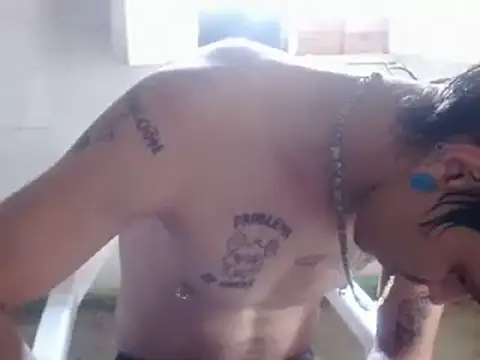 Snapshot of tayler_punk_noise chatting on 01-04-25, 05:47 tayler punk noise online show from 01-04-25, 05:47