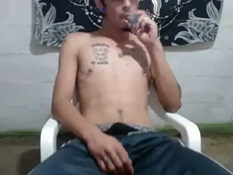 Snapshot of tayler_punk_noise chatting on 12-27-24, 03:59 tayler punk noise online show from 12-27-24, 03:59