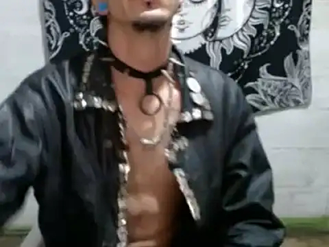 Snapshot of tayler_punk_noise chatting on 12-28-24, 06:29 tayler punk noise online show from 12-28-24, 06:29