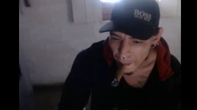 Snapshot of tayler_punk_noise chatting on 02-05-25, 10:44 tayler punk noise online show from 02-05-25, 10:44