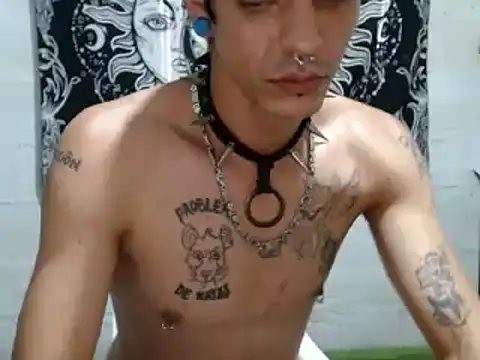 Snapshot of tayler_punk_noise chatting on 12-29-24, 07:22 tayler punk noise online show from 12-29-24, 07:22