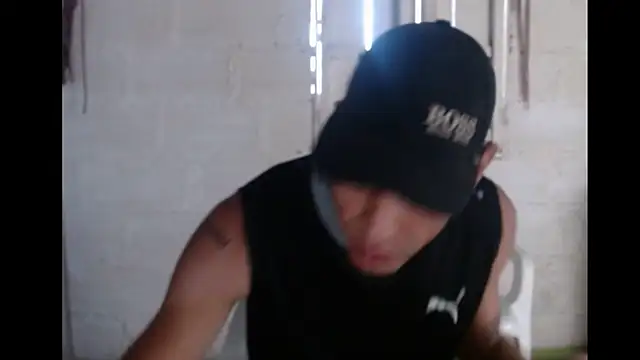 Snapshot of tayler_punk_noise chatting on 01-30-25, 09:25 tayler punk noise online show from 01-30-25, 09:25