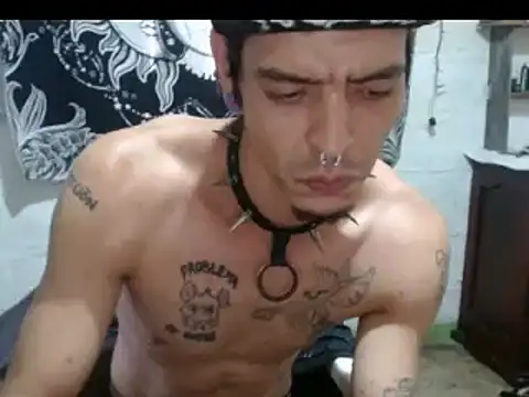 Snapshot of tayler_punk_noise chatting on 12-15-24, 08:04 tayler punk noise online show from 12-15-24, 08:04