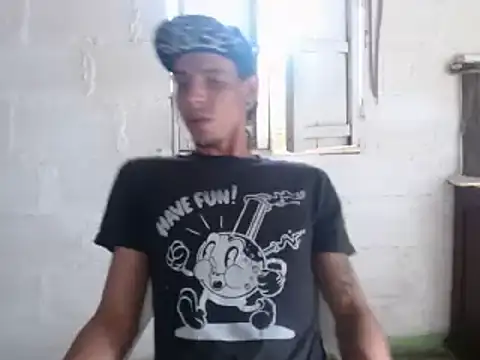 Snapshot of tayler_punk_noise chatting on 01-23-25, 10:01 tayler punk noise online show from 01-23-25, 10:01