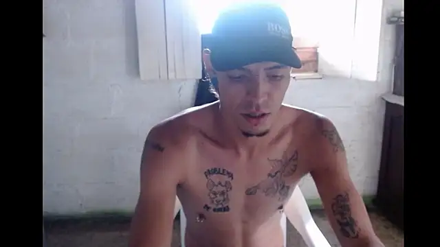 Snapshot of tayler_punk_noise chatting on 02-04-25, 09:31 tayler punk noise online show from 02-04-25, 09:31