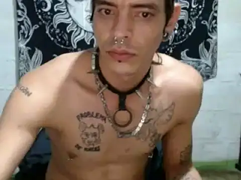 Snapshot of tayler_punk_noise chatting on 12-29-24, 10:25 tayler punk noise online show from 12-29-24, 10:25