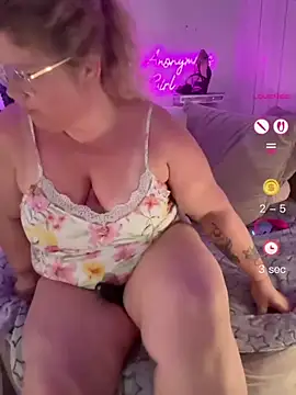CurvyAnonymousGirl89 online show from 06-26-26, 03:29