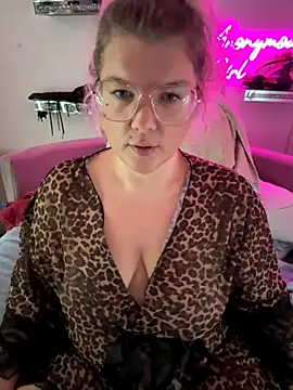 CurvyAnonymousGirl89 online show from 11-15-25, 08:07