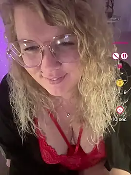 Snapshot of CurvyAnonymousGirl89 chatting on 04-26-26, 07:11 CurvyAnonymousGirl89 online show from 04-26-26, 07:11