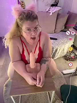 CurvyAnonymousGirl89 online show from 07-13-26, 06:35